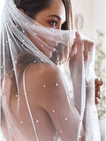 One-tier Vintage Style / Pearls Wedding Veil Cathedral Veils with Faux Pearl 110.24 in (280cm) Tulle